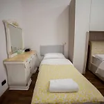 Cosmo Terzo Πανσιόν