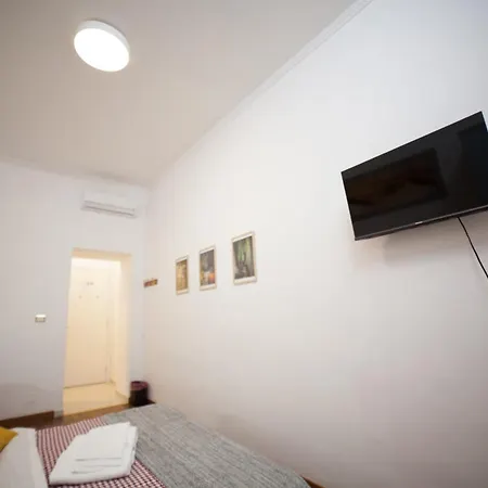 Cosmo Terzo 4*